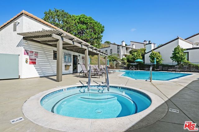 17099 Palisades Circle, Pacific Palisades (los Angeles), CA 90272