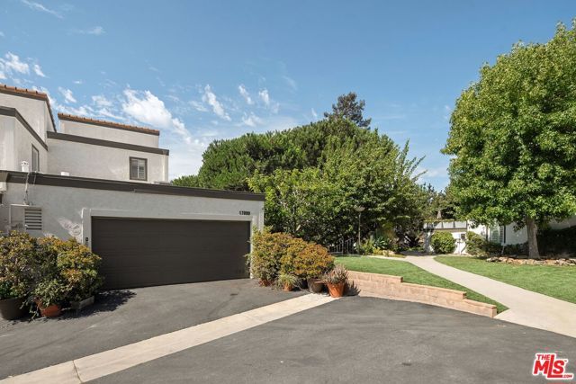 17099 Palisades Circle, Pacific Palisades (los Angeles), CA 90272