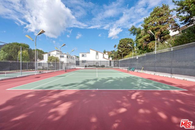 17099 Palisades Circle, Pacific Palisades (los Angeles), CA 90272