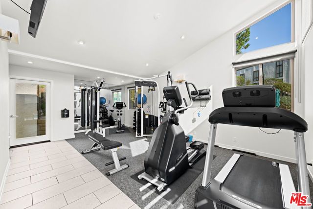 17099 Palisades Circle, Pacific Palisades (los Angeles), CA 90272