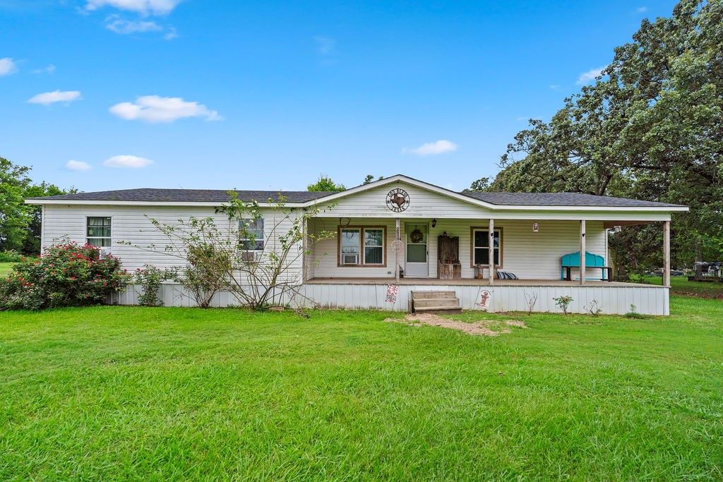 214 Harris Lane, Yantis, TX 75497