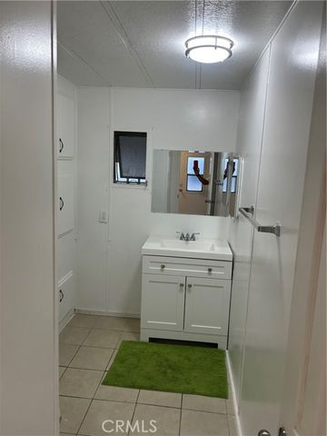 6656 E Rosecrans Avenue N12, Paramount, CA 90723