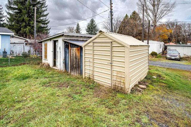 107 N B St, Albion, WA 99102