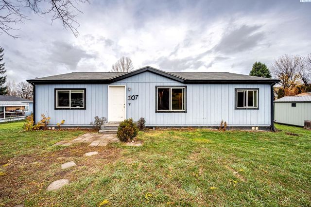 107 N B St, Albion, WA 99102