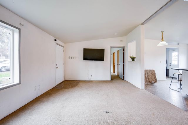 107 N B St, Albion, WA 99102