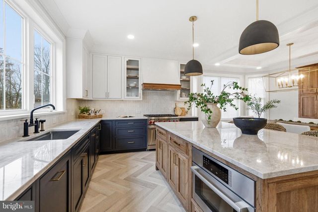 108 AVONDALE AVE, Haddonfield, NJ 08033