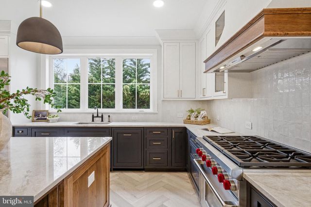 108 AVONDALE AVE, Haddonfield, NJ 08033