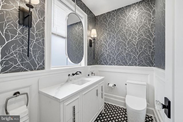 108 AVONDALE AVE, Haddonfield, NJ 08033