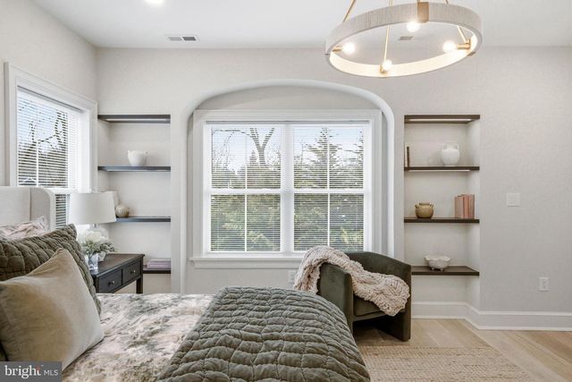 108 AVONDALE AVE, Haddonfield, NJ 08033