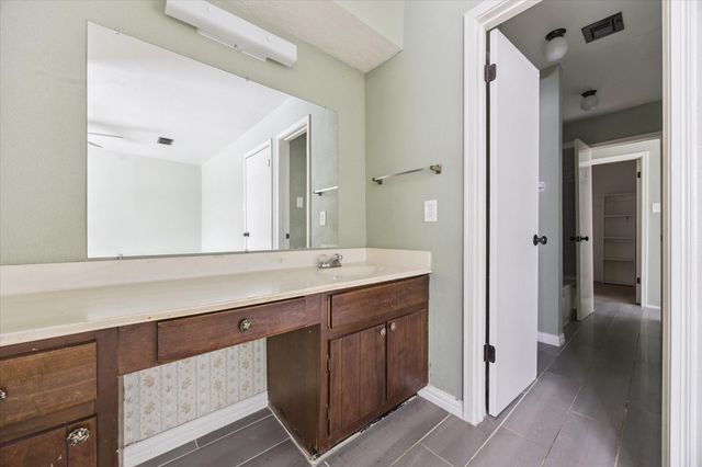 9200 W Bellfort Street 76, Houston, TX 77031