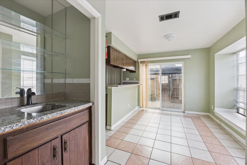 9200 W Bellfort Street 76, Houston, TX 77031