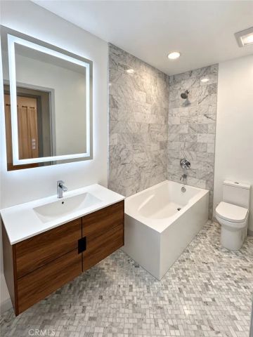 2815 West 60th Street, Los Angeles, CA 90043