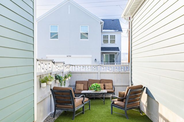 6801 W SKIP ROCK RD, South Jordan, UT 84009