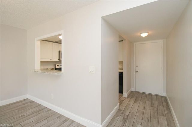 5635 Rattlesnake Hammock RD # 102D, Naples, FL 34113