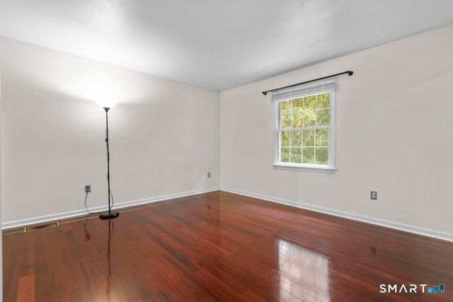315 Kenwood Avenue, Hamden, CT 06518