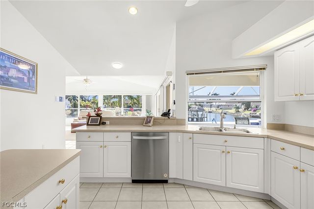 228 SE 31ST TER, Cape Coral, FL 33904