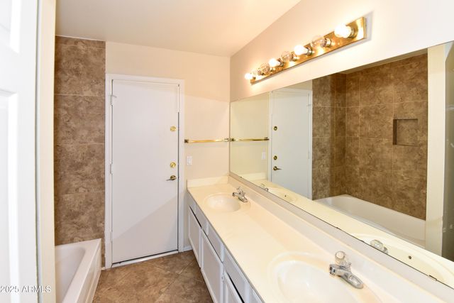 1360 N BRENTWOOD Place, Chandler, AZ 85224