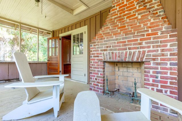 712 W Ashley Avenue, Folly Beach, SC 29439