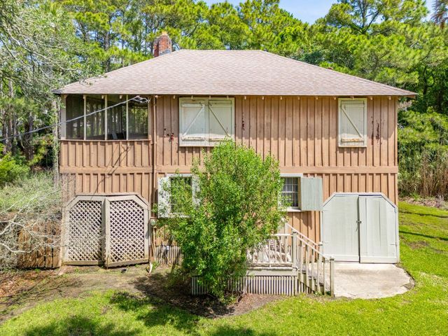 712 W Ashley Avenue, Folly Beach, SC 29439