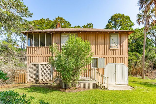 712 W Ashley Avenue, Folly Beach, SC 29439