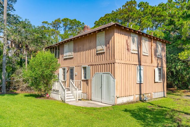 712 W Ashley Avenue, Folly Beach, SC 29439