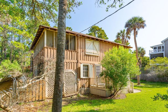712 W Ashley Avenue, Folly Beach, SC 29439