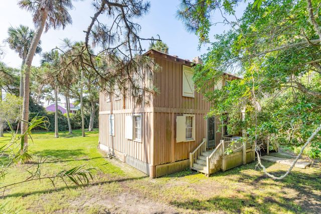 712 W Ashley Avenue, Folly Beach, SC 29439