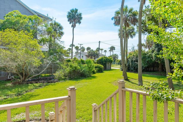 712 W Ashley Avenue, Folly Beach, SC 29439