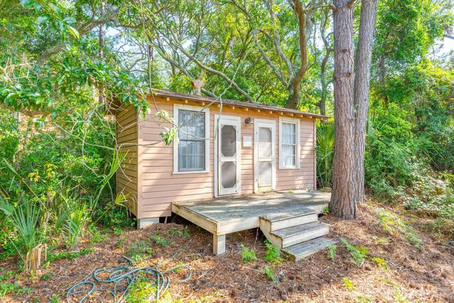 712 W Ashley Avenue, Folly Beach, SC 29439
