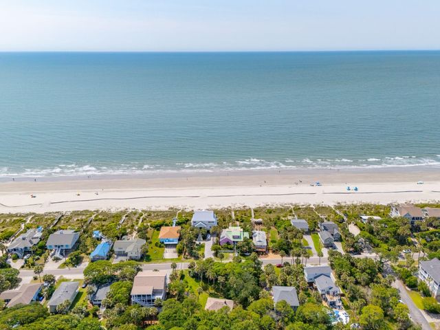 712 W Ashley Avenue, Folly Beach, SC 29439