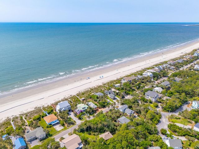 712 W Ashley Avenue, Folly Beach, SC 29439