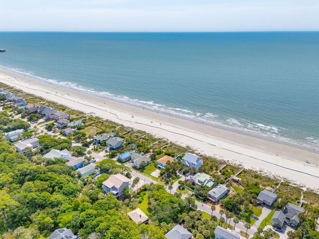 712 W Ashley Avenue, Folly Beach, SC 29439