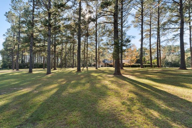 86 Haddox Rd., Columbia, MS 39429