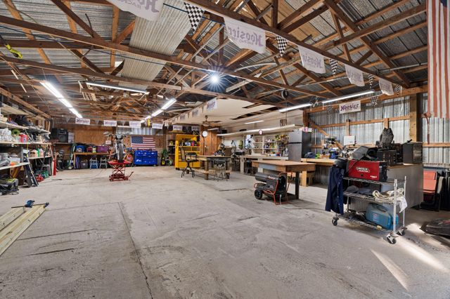 86 Haddox Rd., Columbia, MS 39429