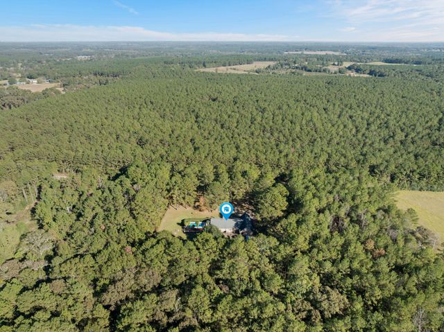 86 Haddox Rd., Columbia, MS 39429