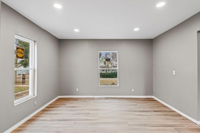 242 E Pine Street, Paxton, IL 60957