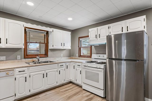 242 E Pine Street, Paxton, IL 60957