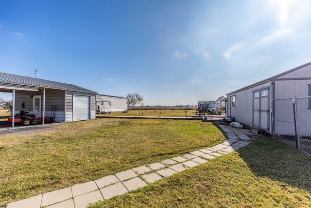 2752 Remmert Road, Bellville, TX 77418