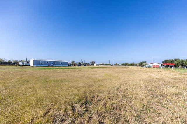 2752 Remmert Road, Bellville, TX 77418