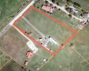 2752 Remmert Road, Bellville, TX 77418