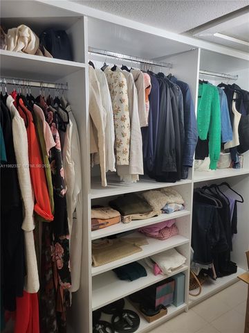 1020 94th St 502, Bay Harbor Islands, FL 33154