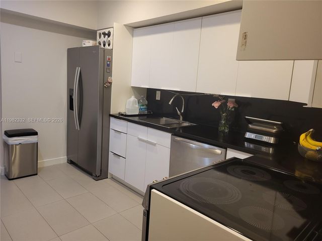 1020 94th St 502, Bay Harbor Islands, FL 33154