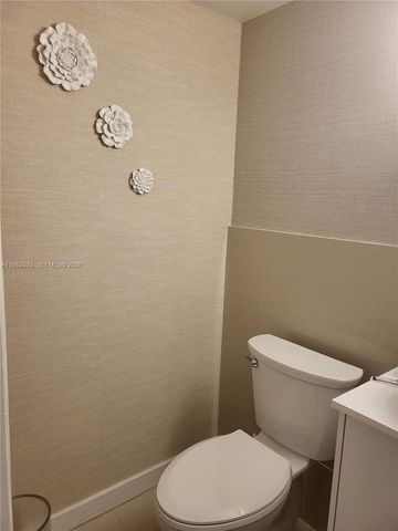 1020 94th St 502, Bay Harbor Islands, FL 33154