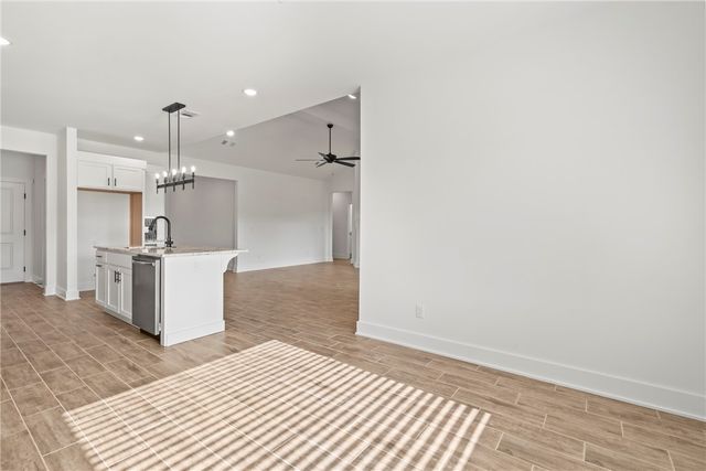 63 W Pitts Street, Farmington, AR 70730