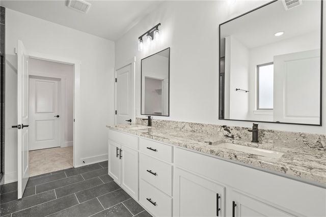 63 W Pitts Street, Farmington, AR 70730