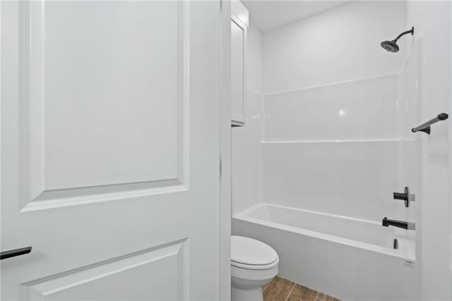 63 W Pitts Street, Farmington, AR 70730