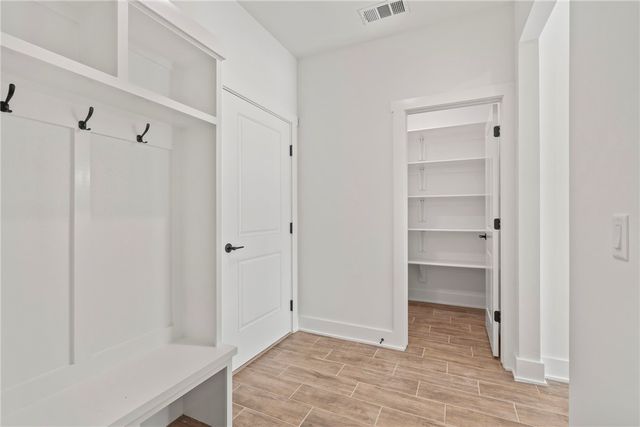 63 W Pitts Street, Farmington, AR 70730