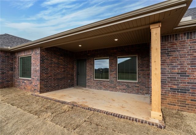 63 W Pitts Street, Farmington, AR 70730