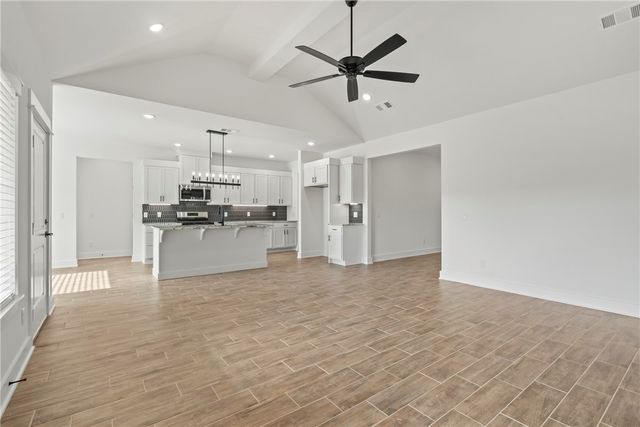 63 W Pitts Street, Farmington, AR 70730