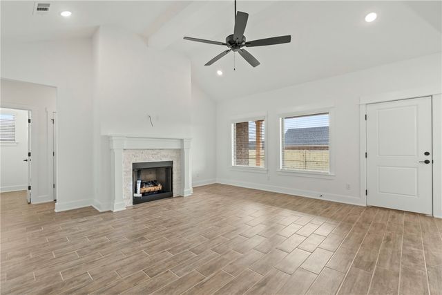 63 W Pitts Street, Farmington, AR 70730